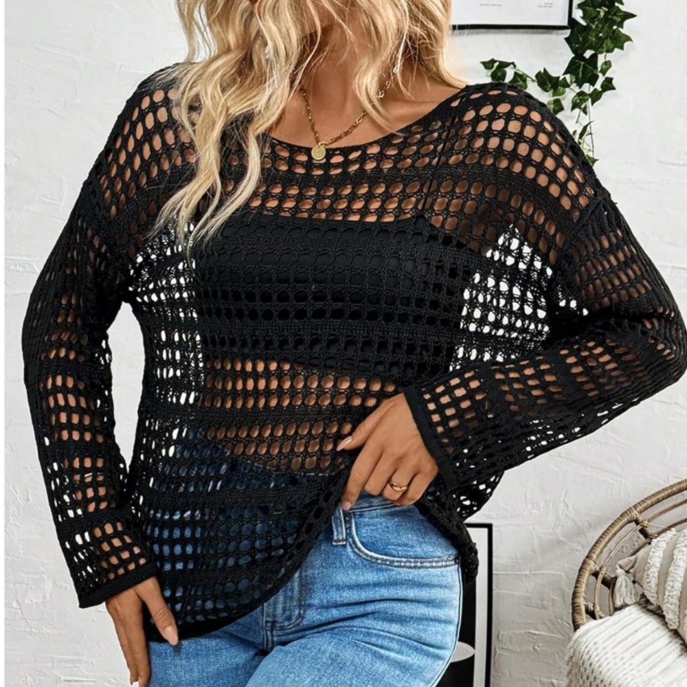NWT Women's Scoop Neck, Long Sleeve, Crochet Knitted Top